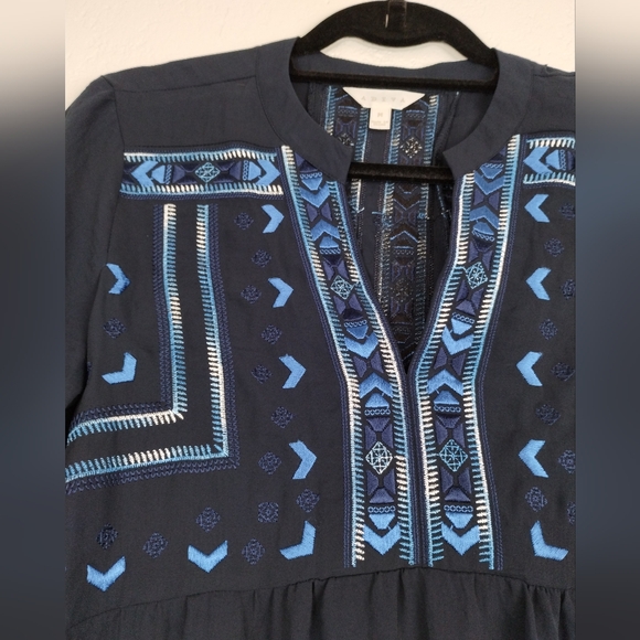 Adiva Navy Blue Embroidered Flowy Blouse Top Size Medium Geometric Lightweight - Picture 2 of 9